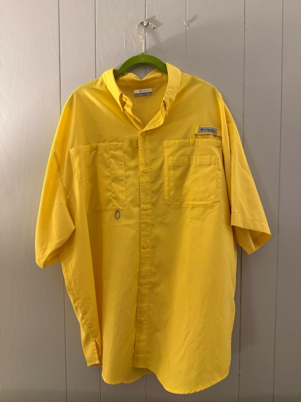 Columbia Men's Short-Sleeve Bright Yellow Button-Down Fishing Shirt